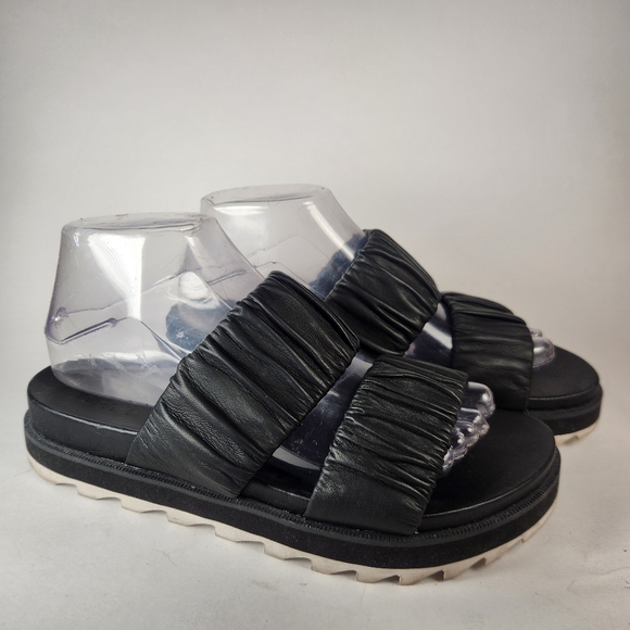 SOREL Women's Roaming Two Strap Sandal Size 8.5 Black Leather Slip On Shoe - Picture 2 of 11
